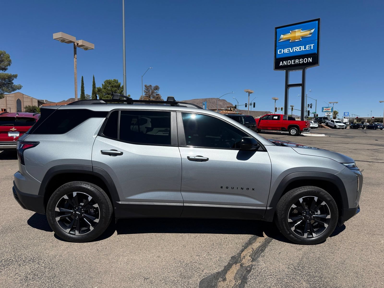 Used 2025 Chevrolet Equinox RS w/ Convenience Package III AWD/4WD image 4