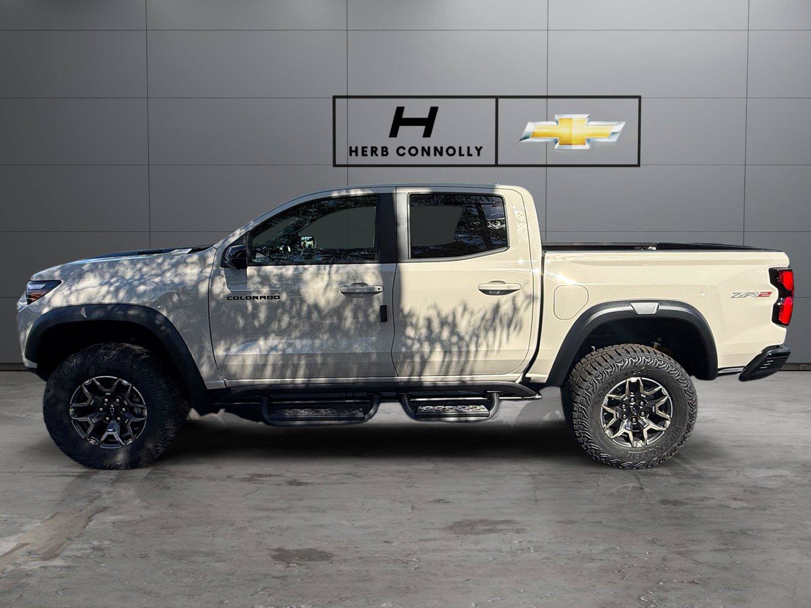 New 2026 Chevrolet Colorado ZR2 w/ Technology Package AWD/4WD image 2