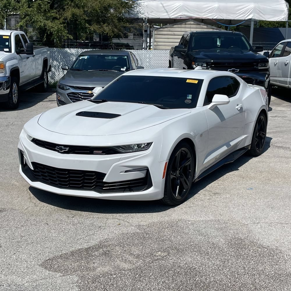Used 2021 Chevrolet Camaro SS RWD image 2