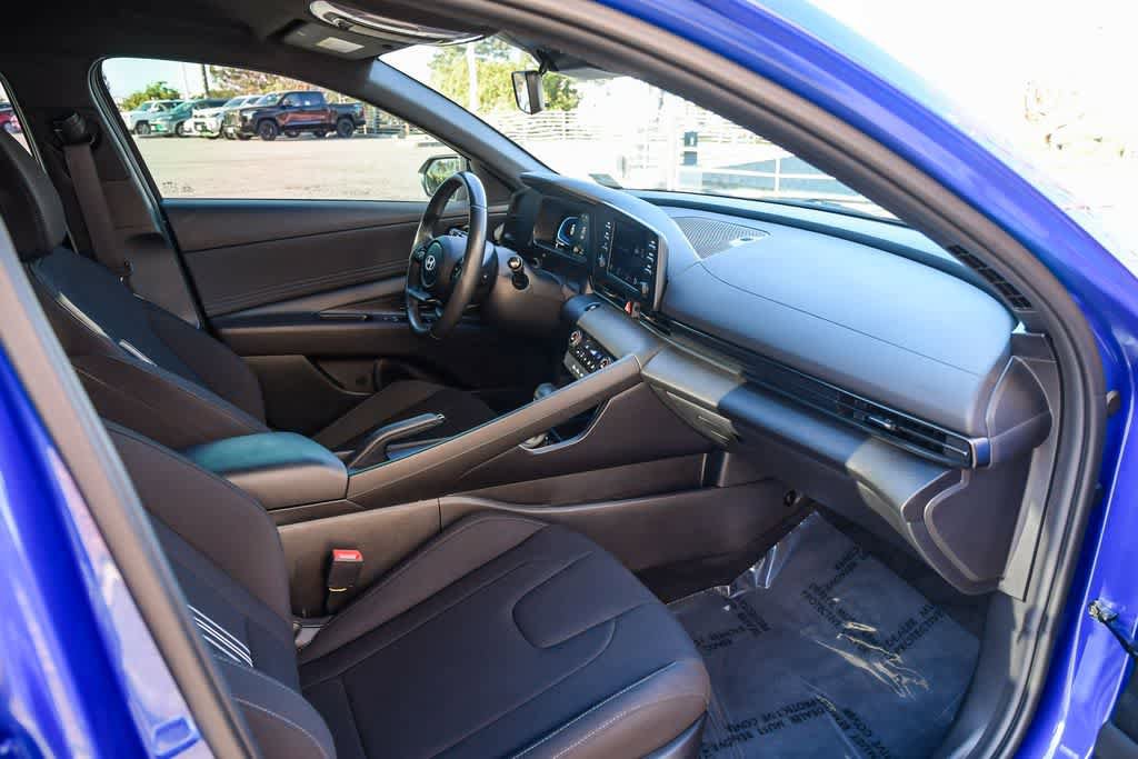 Used 2025 Hyundai Elantra Sport FWD image 15