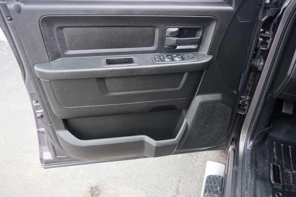 Used 2019 RAM 1500 Express w/ Express Value Package image 11