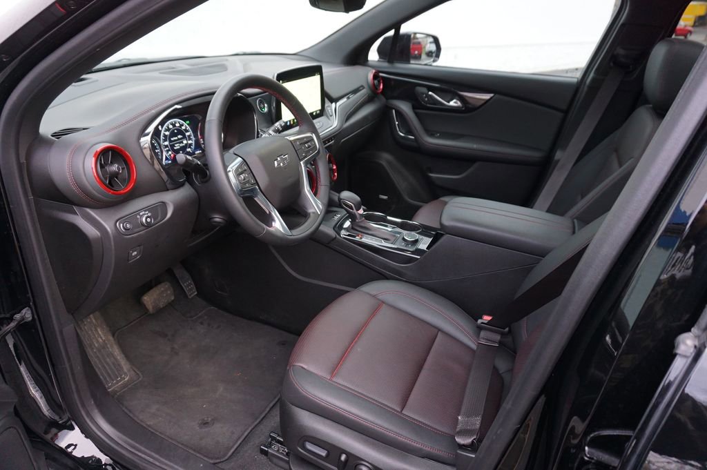 Used 2024 Chevrolet Blazer RS w/ Driver Confidence II Package FWD image 9