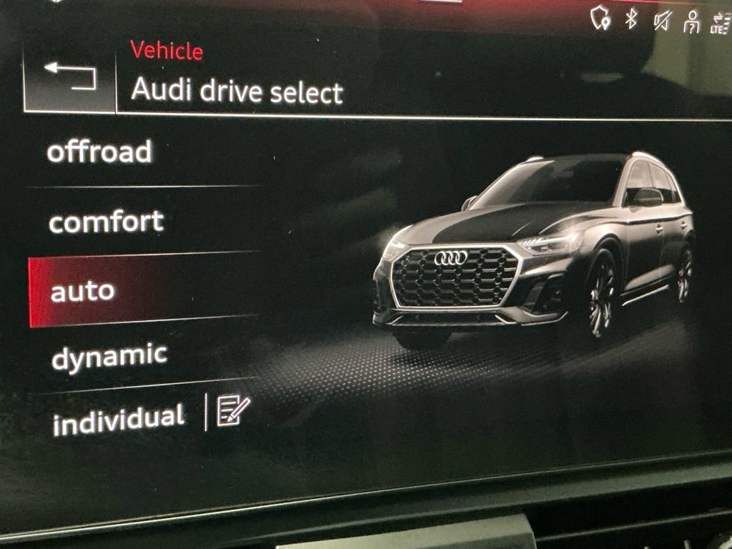 Used 2025 Audi Q5 2.0T Premium image 12