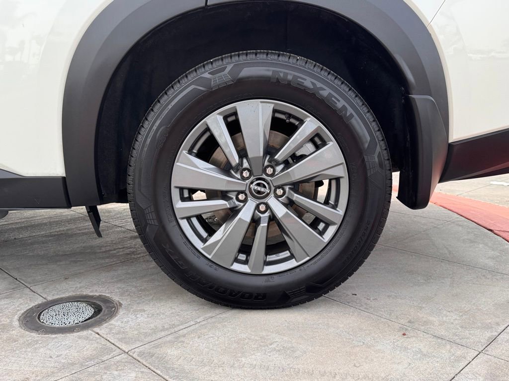 Certified 2022 Nissan Pathfinder SV w/ SV Black Package image 10