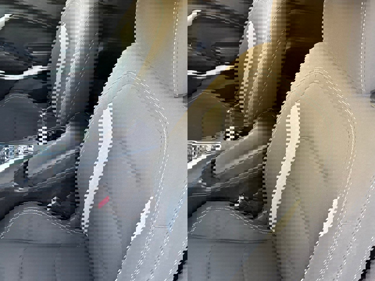 Used 2020 Chevrolet Camaro LT image 25