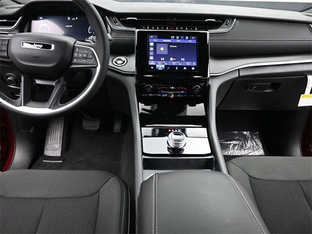 New 2025 Jeep Grand Cherokee Laredo image 24