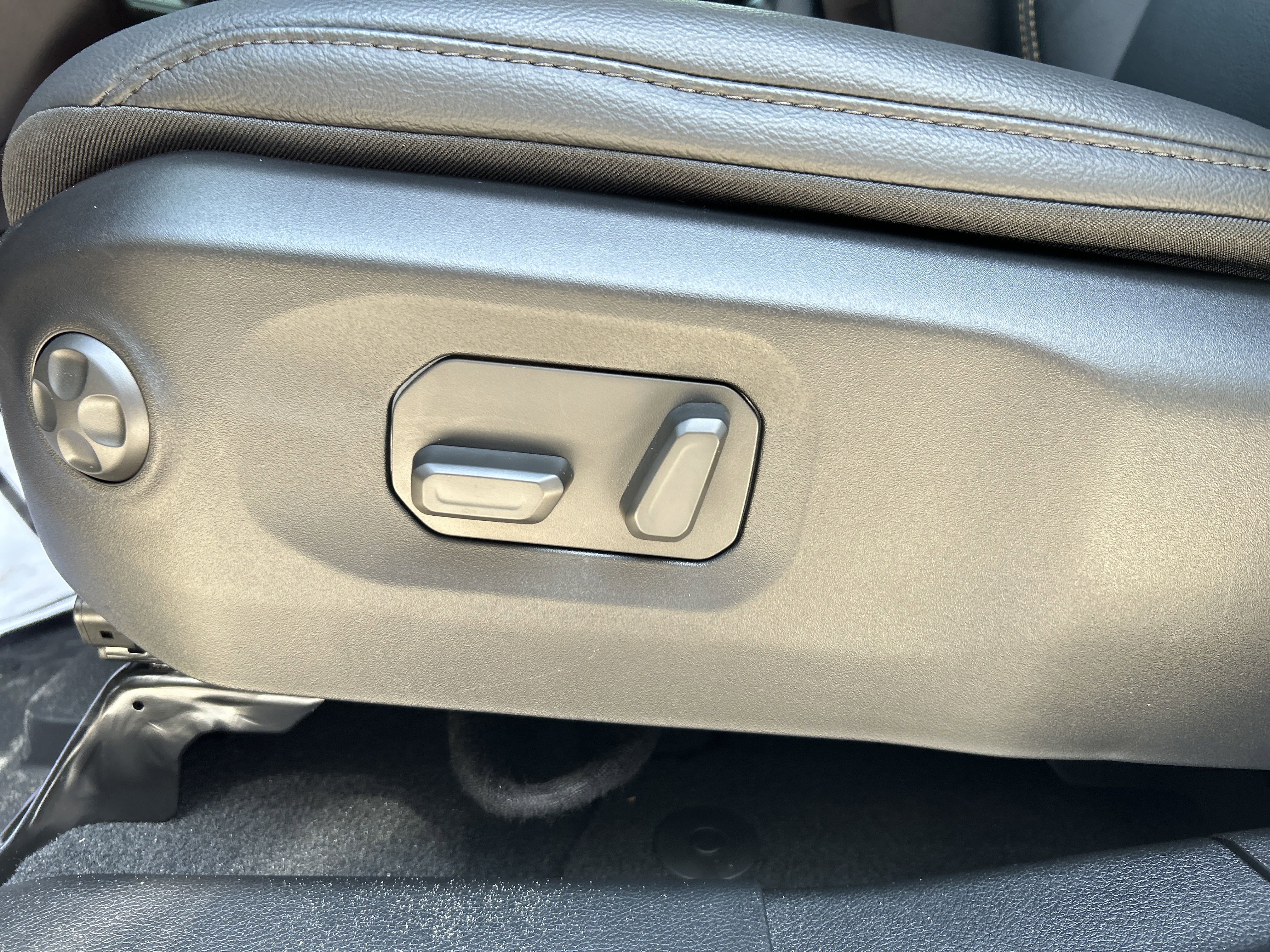 New 2025 Jeep Wrangler Sahara image 32