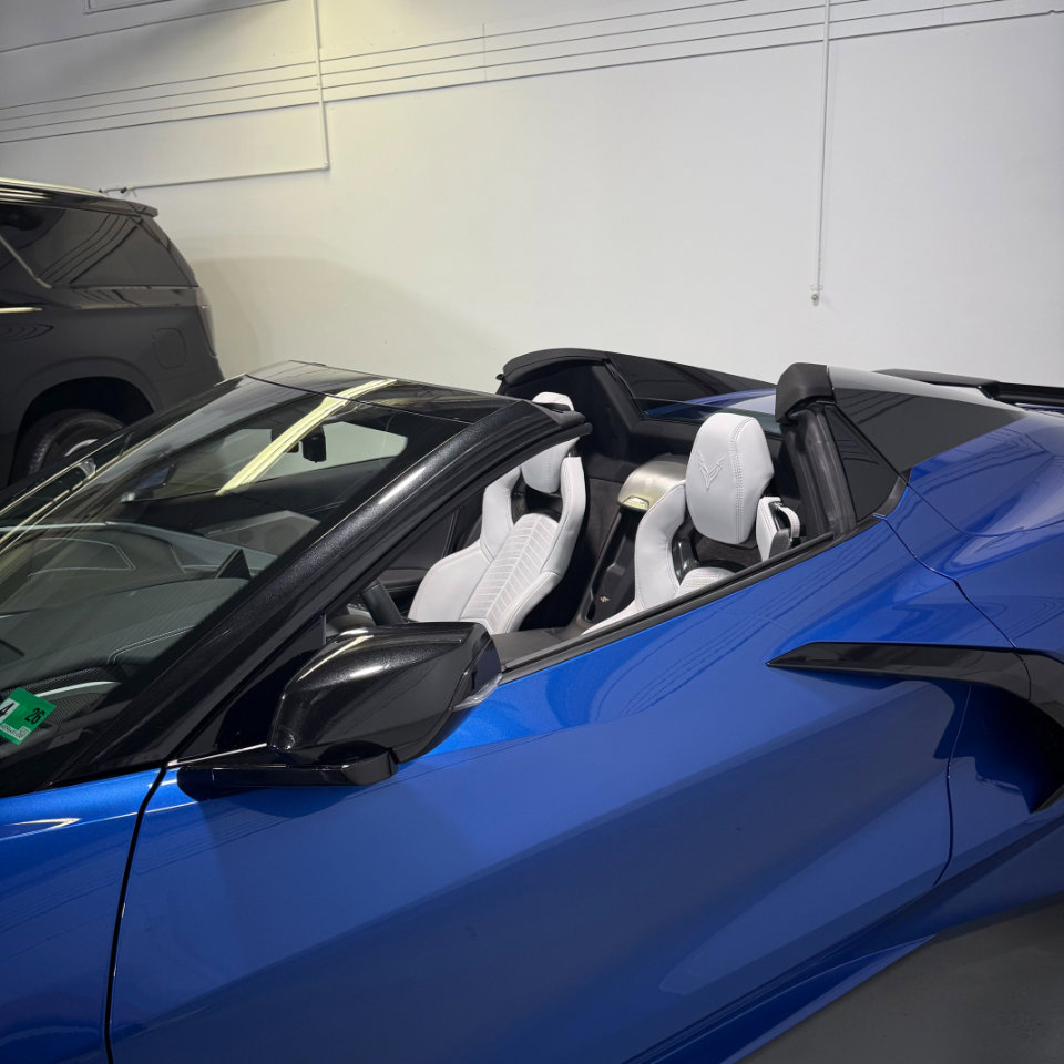 Used 2022 Chevrolet Corvette Stingray Preferred Conv w/ Z51 Performance Package RWD image 32