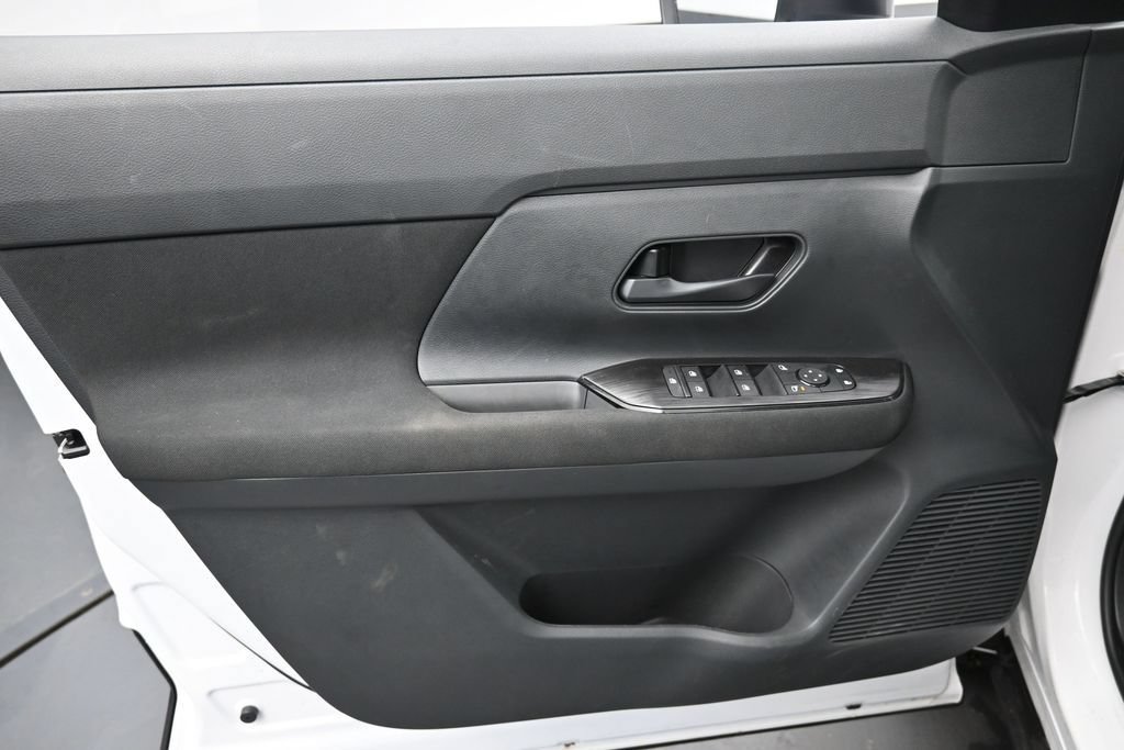 Used 2025 Nissan Kicks S AWD/4WD image 22