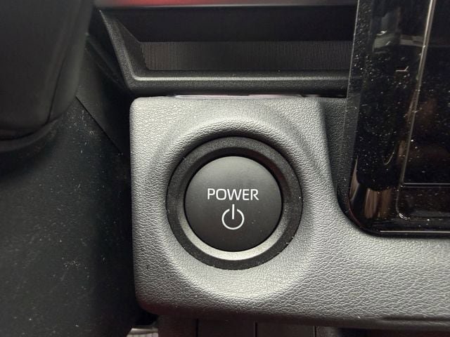 Used 2026 Toyota C-HR AWD/4WD image 22