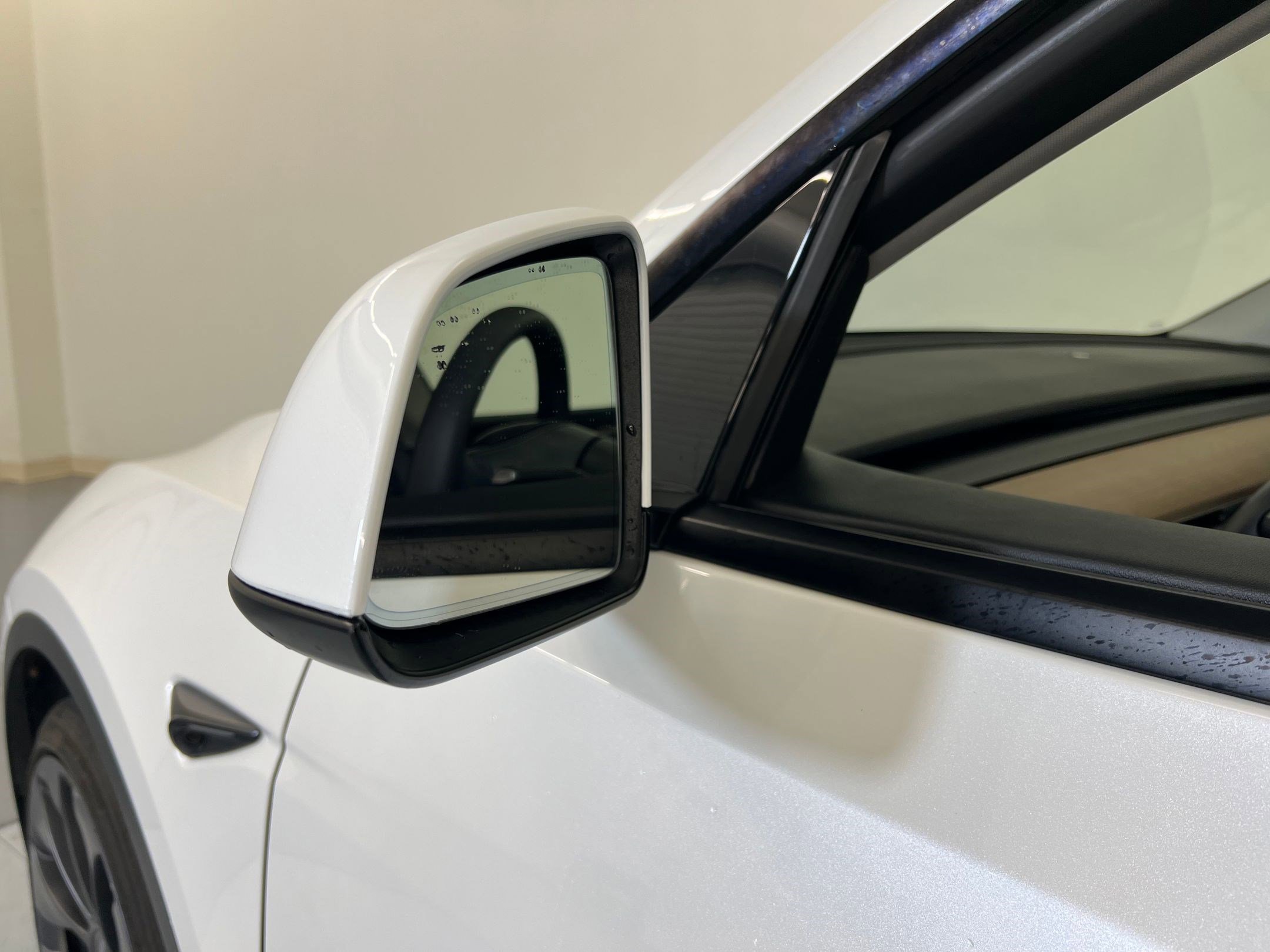 Used 2025 Tesla Model Y Performance image 23