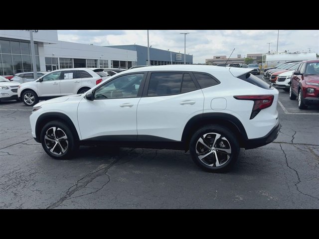 Certified 2024 Chevrolet Trax RS w/ Driver Confidence Package FWD image 6