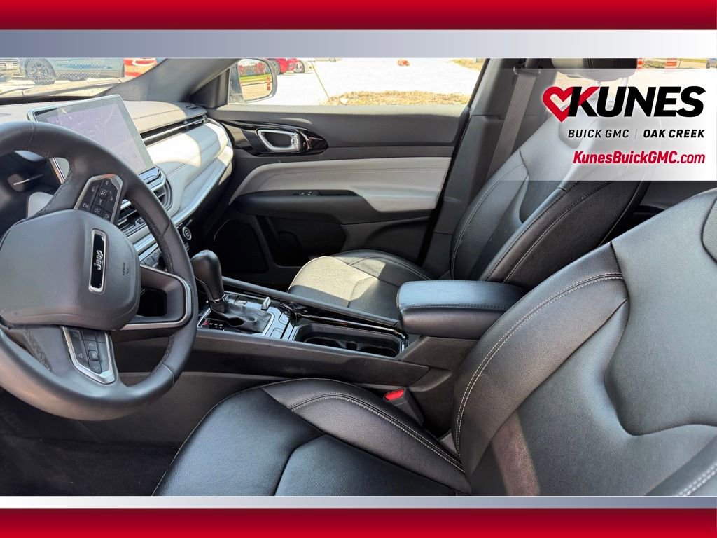 Used 2025 Jeep Compass Limited AWD/4WD image 8