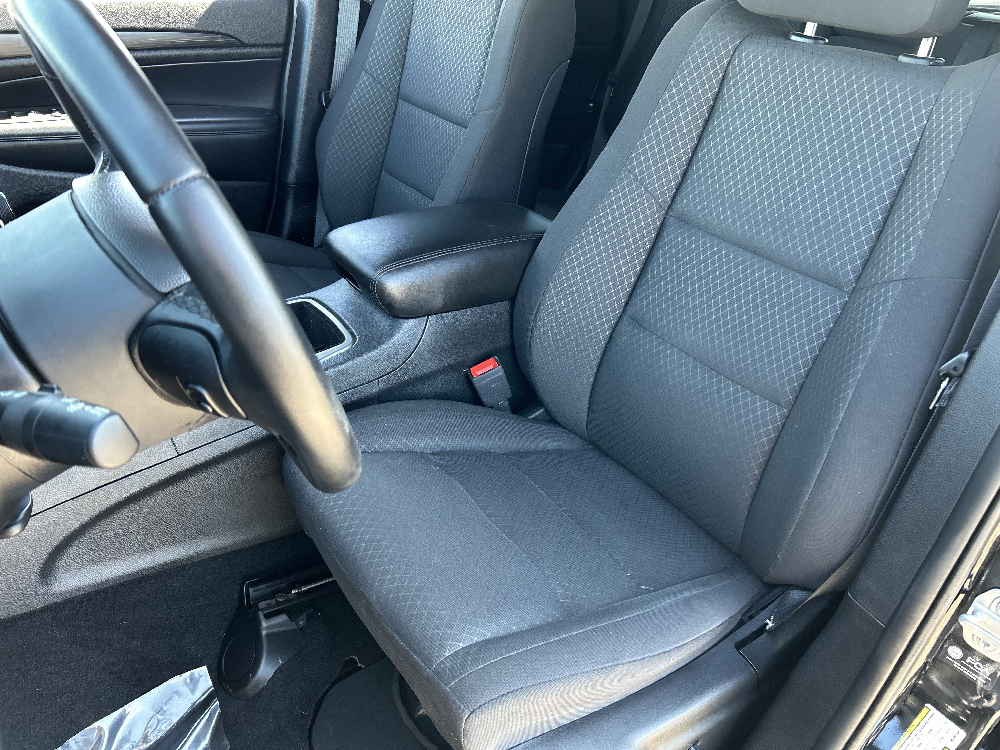 Certified 2021 Jeep Grand Cherokee Laredo image 19