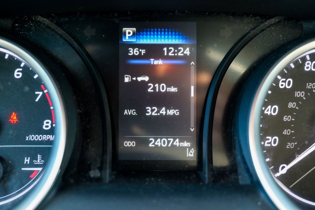 Used 2022 Toyota Camry LE w/ Carpet Mat Package (TMS) FWD image 43
