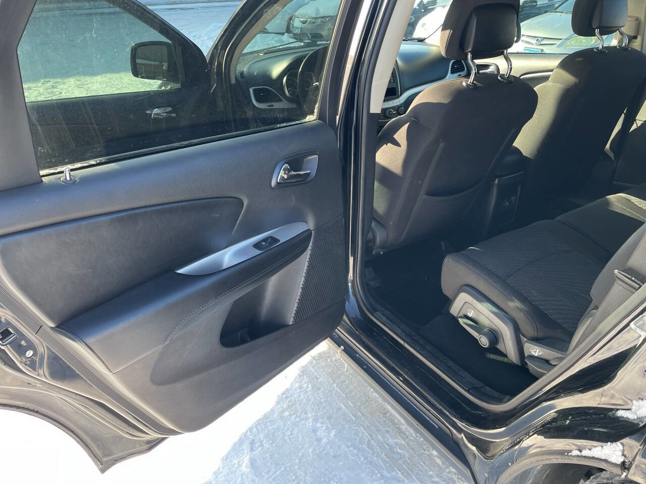 Used 2018 Dodge Journey SE image 12