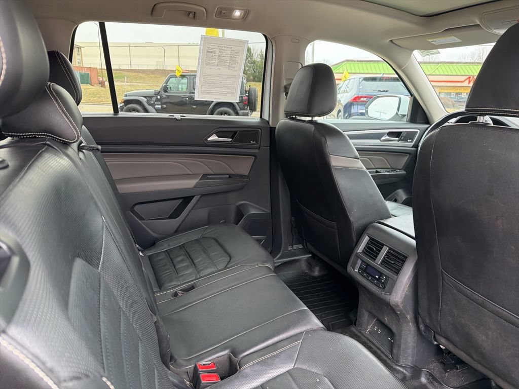 Used 2023 Volkswagen Atlas SEL Premium AWD/4WD image 11