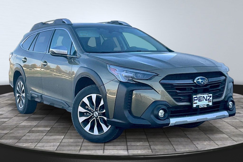 Used 2023 Subaru Outback Touring AWD/4WD image 3