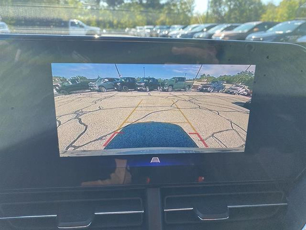 Certified 2024 Chevrolet Trax LT w/ Sunroof Package FWD image 23
