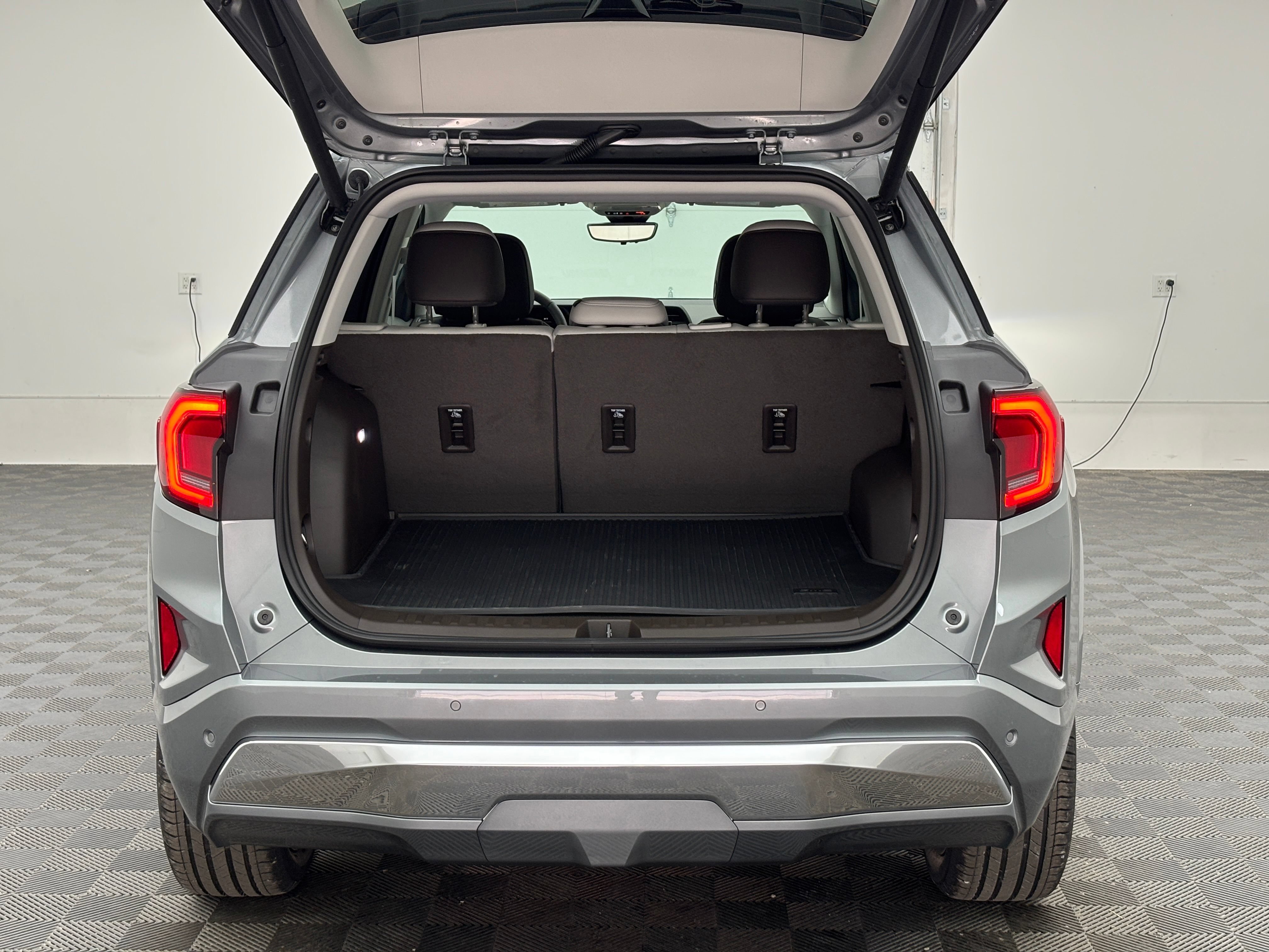 New 2027 GMC Terrain Denali w/ LPO, Floor Liner Package AWD/4WD image 11