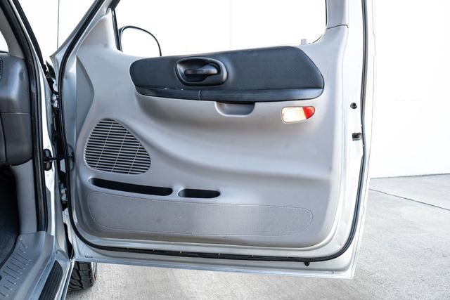 Used 2001 Ford F150 Lightning image 22