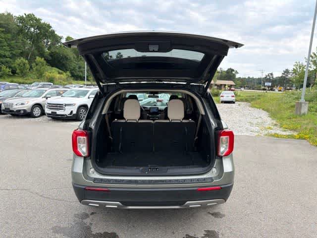 Used 2020 Ford Explorer XLT w/ Equipment Group 202A AWD/4WD image 11