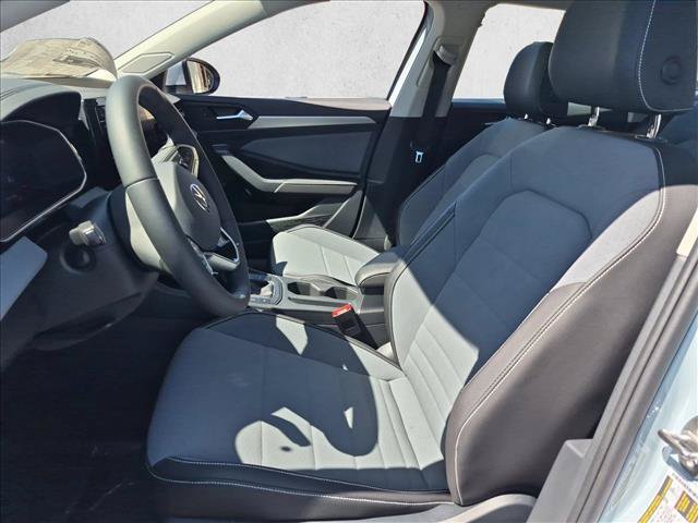 New 2027 Volkswagen Jetta SE FWD image 4