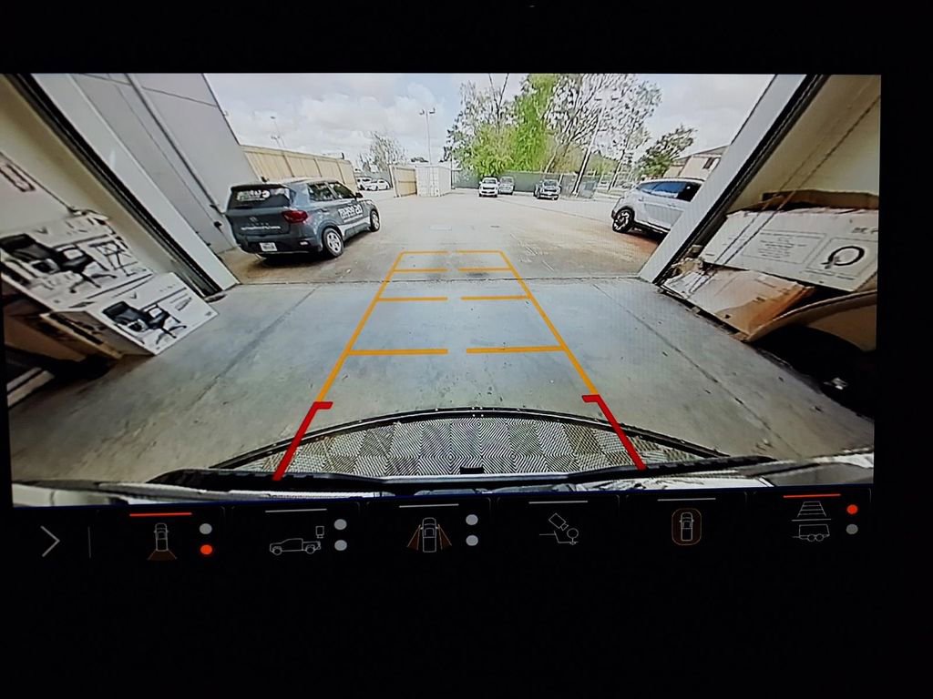 Used 2025 GMC Sierra 2500 Denali Ultimate image 10