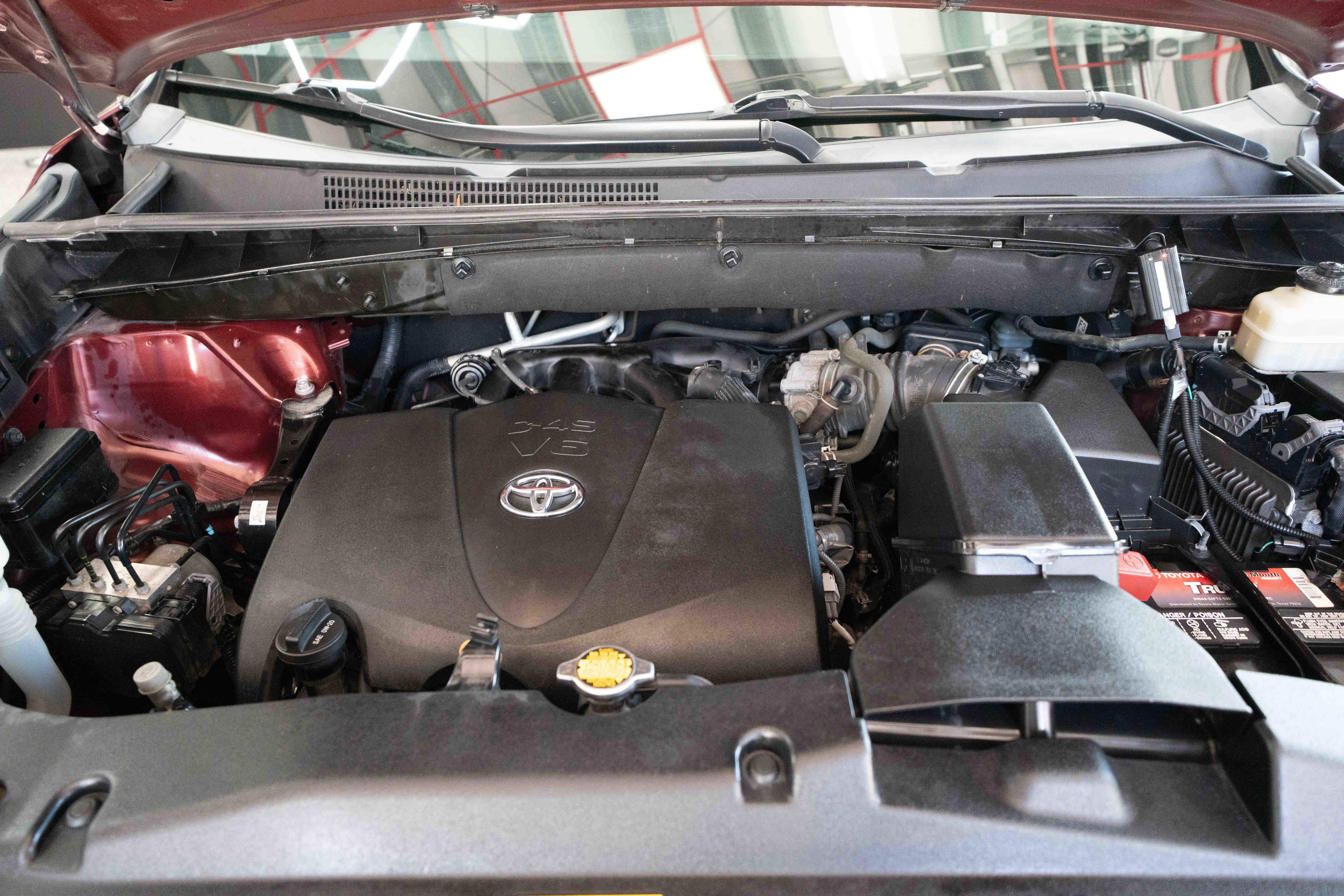 Used 2017 Toyota Highlander XLE image 32