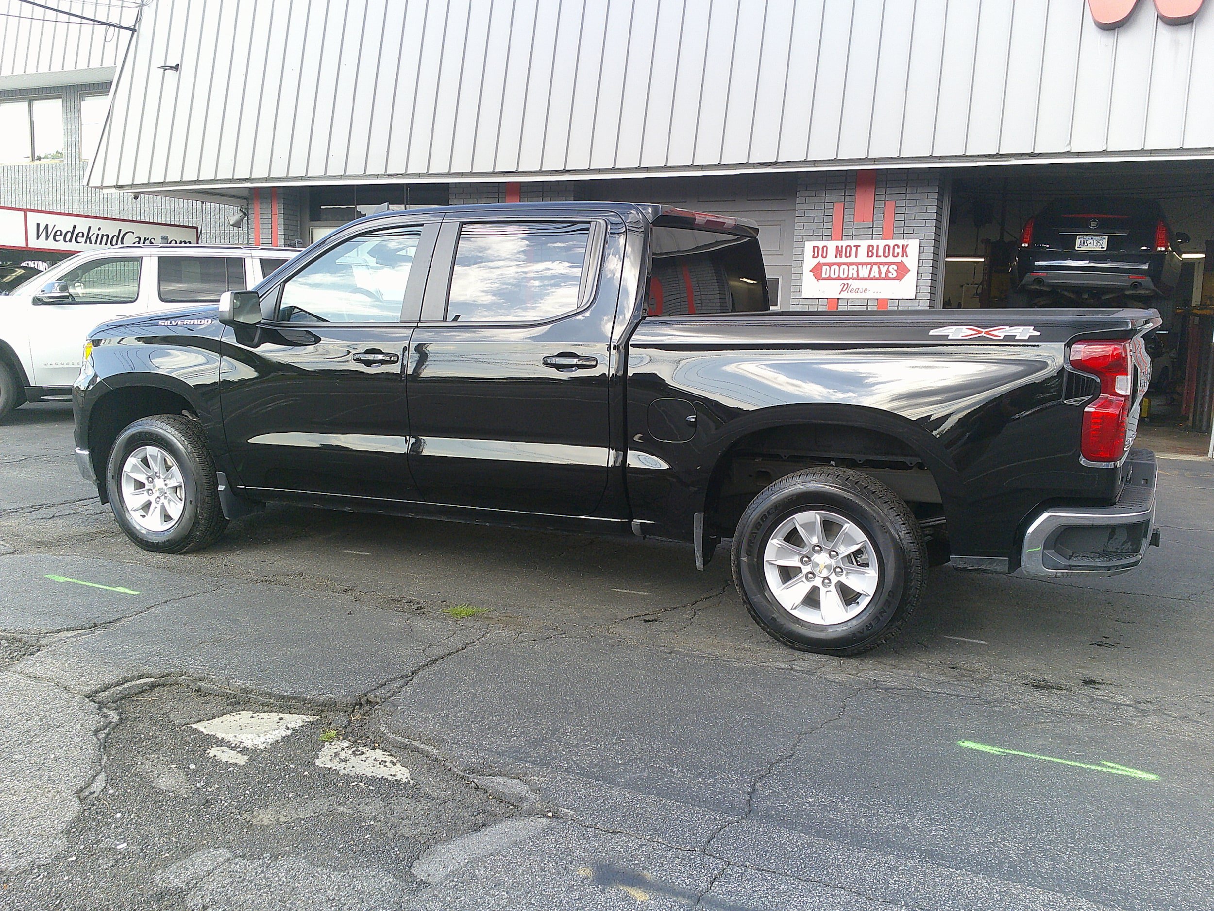 Used 2026 Chevrolet Silverado 1500 LT AWD/4WD image 10