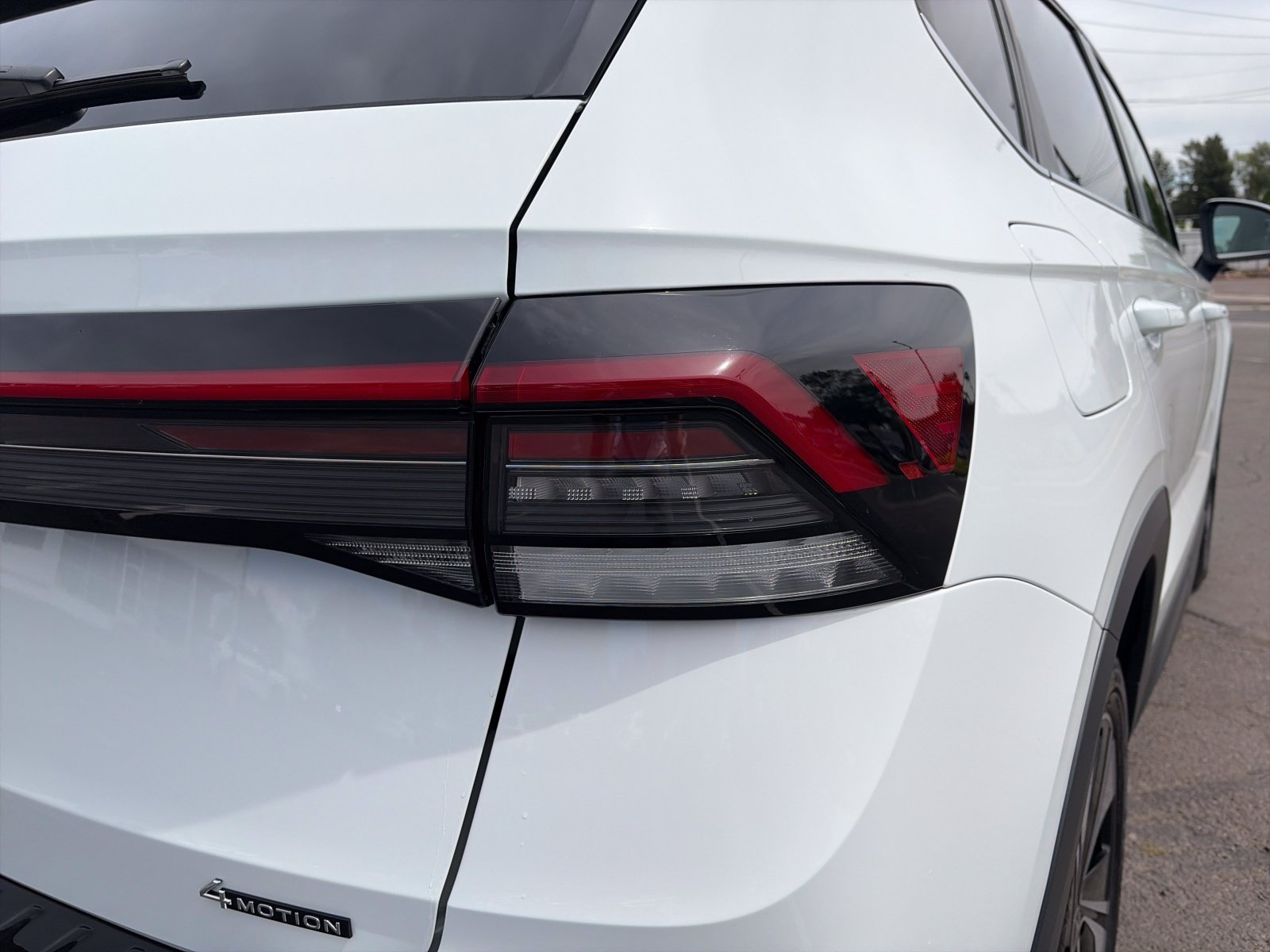 Certified 2025 Volkswagen Taos SE AWD/4WD image 28