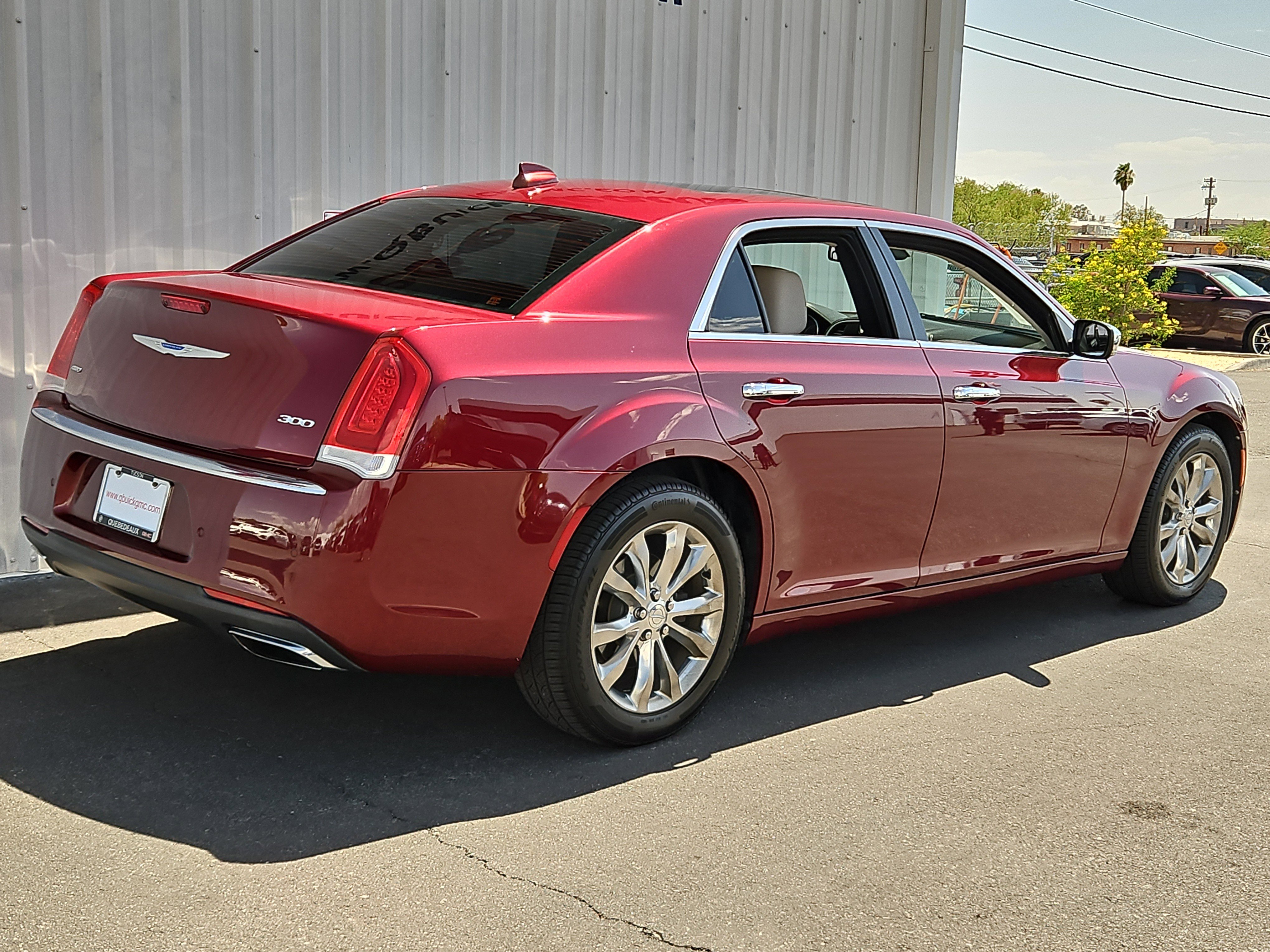 Used 2018 Chrysler 300 Limited w/ Safetytec Plus Group image 4
