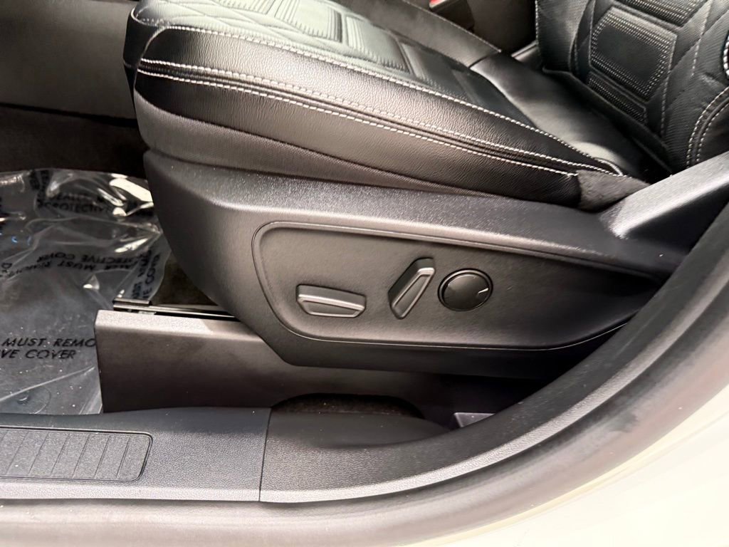 New 2024 Ford Escape SE w/ PHEV Premium Package image 14