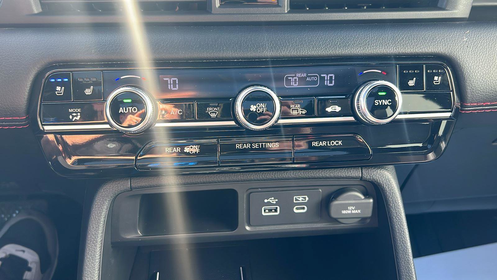 Certified 2025 Honda Pilot Black Edition image 28