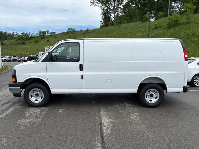 New 2026 Chevrolet Express 2500 w/ Driver Convenience Package RWD video 2