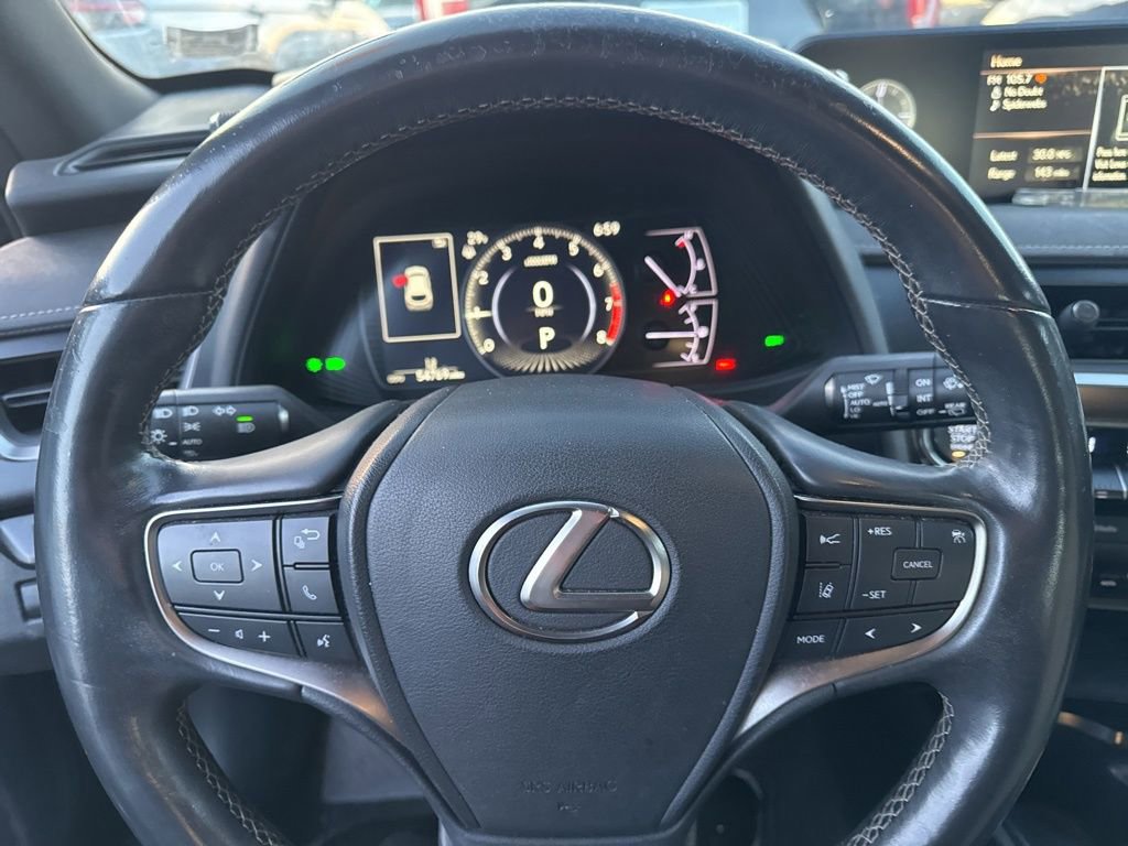 Used 2019 Lexus UX 200 image 6