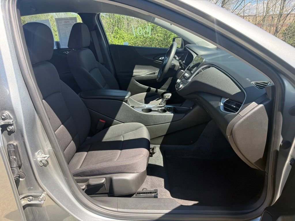 Used 2024 Chevrolet Malibu LT image 22