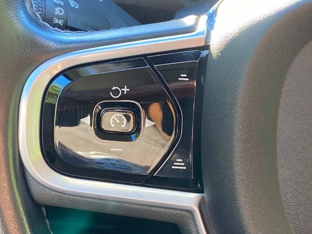 Used 2019 Volvo XC90 T6 Momentum w/ Protection Package Premier AWD/4WD image 21