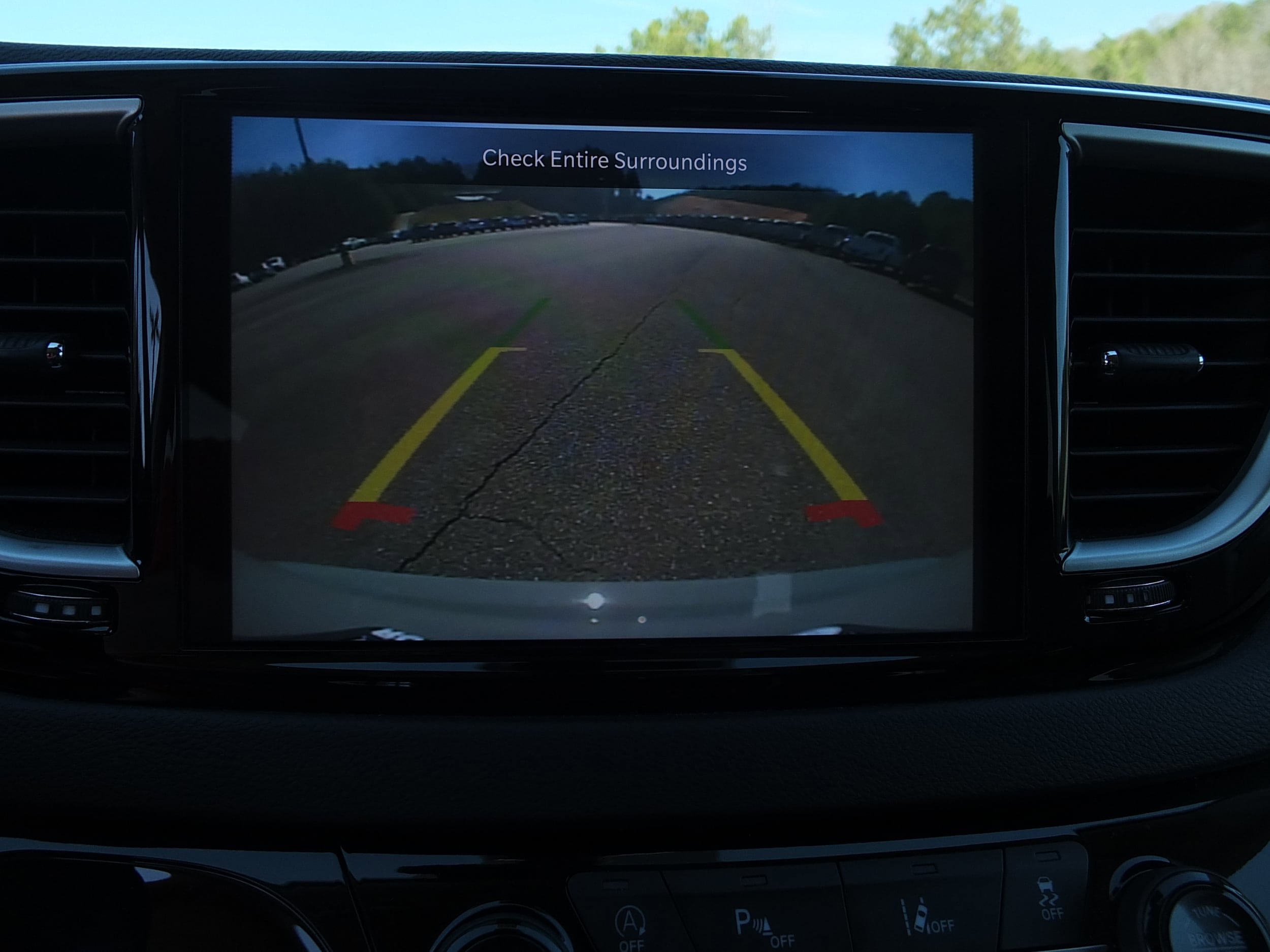 Used 2023 Chrysler Pacifica Touring-L image 28