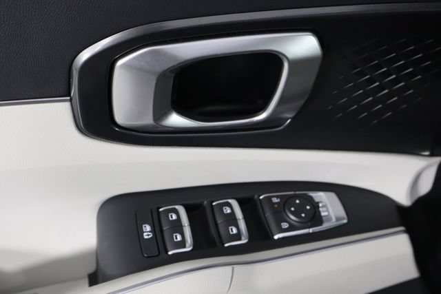 Certified 2025 Kia Sorento EX FWD image 23