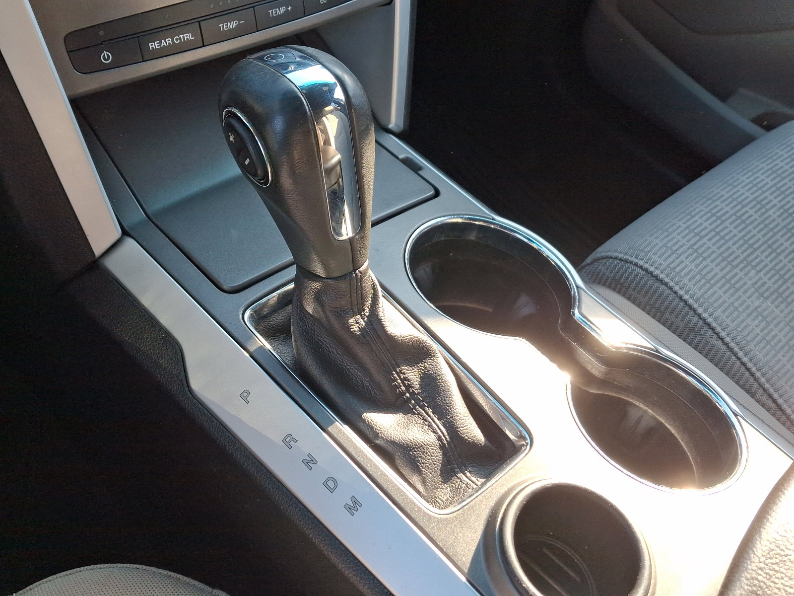 Used 2015 Ford Explorer XLT image 16