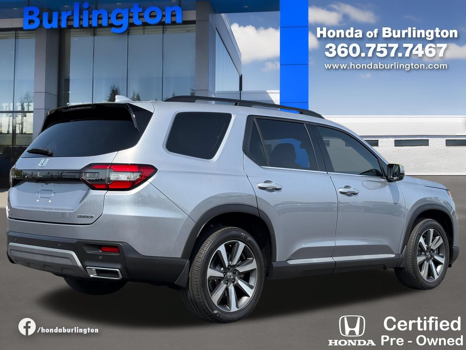 Used 2023 Honda Pilot Touring image 7