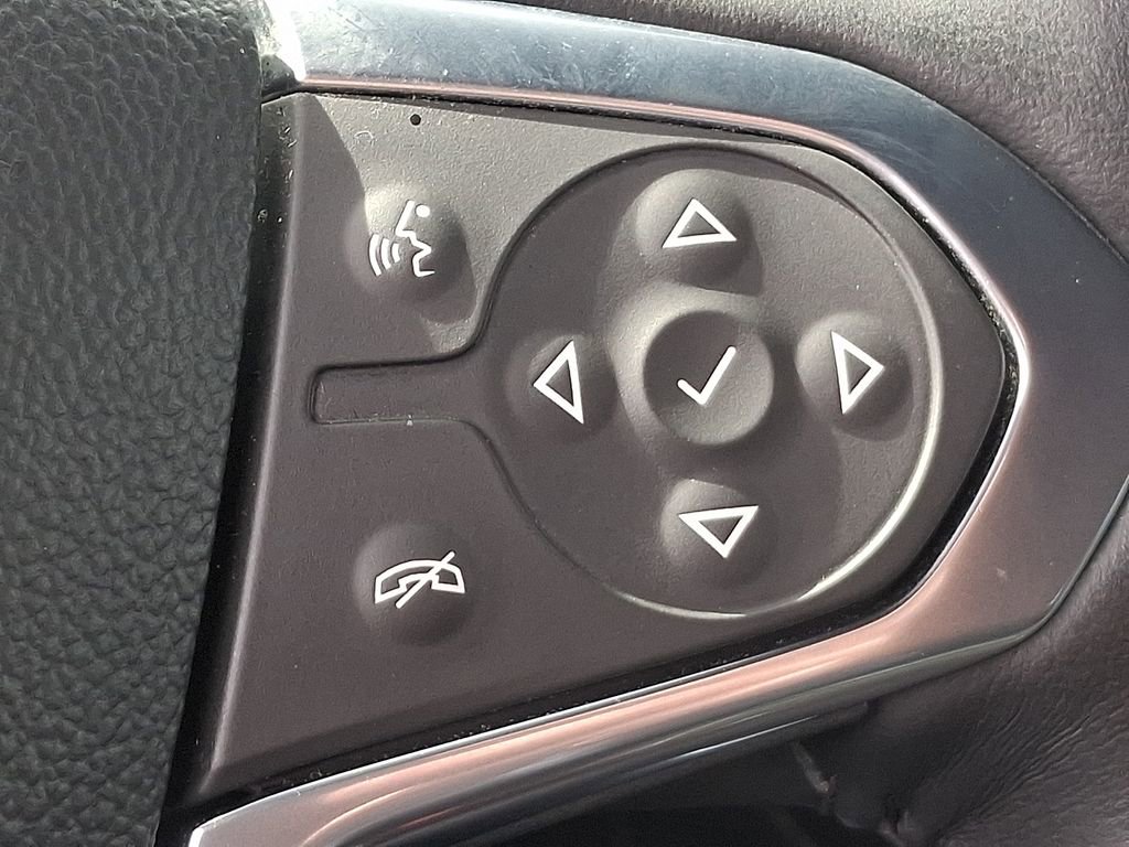 Used 2022 Chevrolet Traverse LT image 22