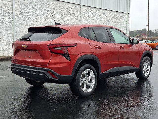 Used 2024 Chevrolet Trax LS w/ LS Convenience Package image 6