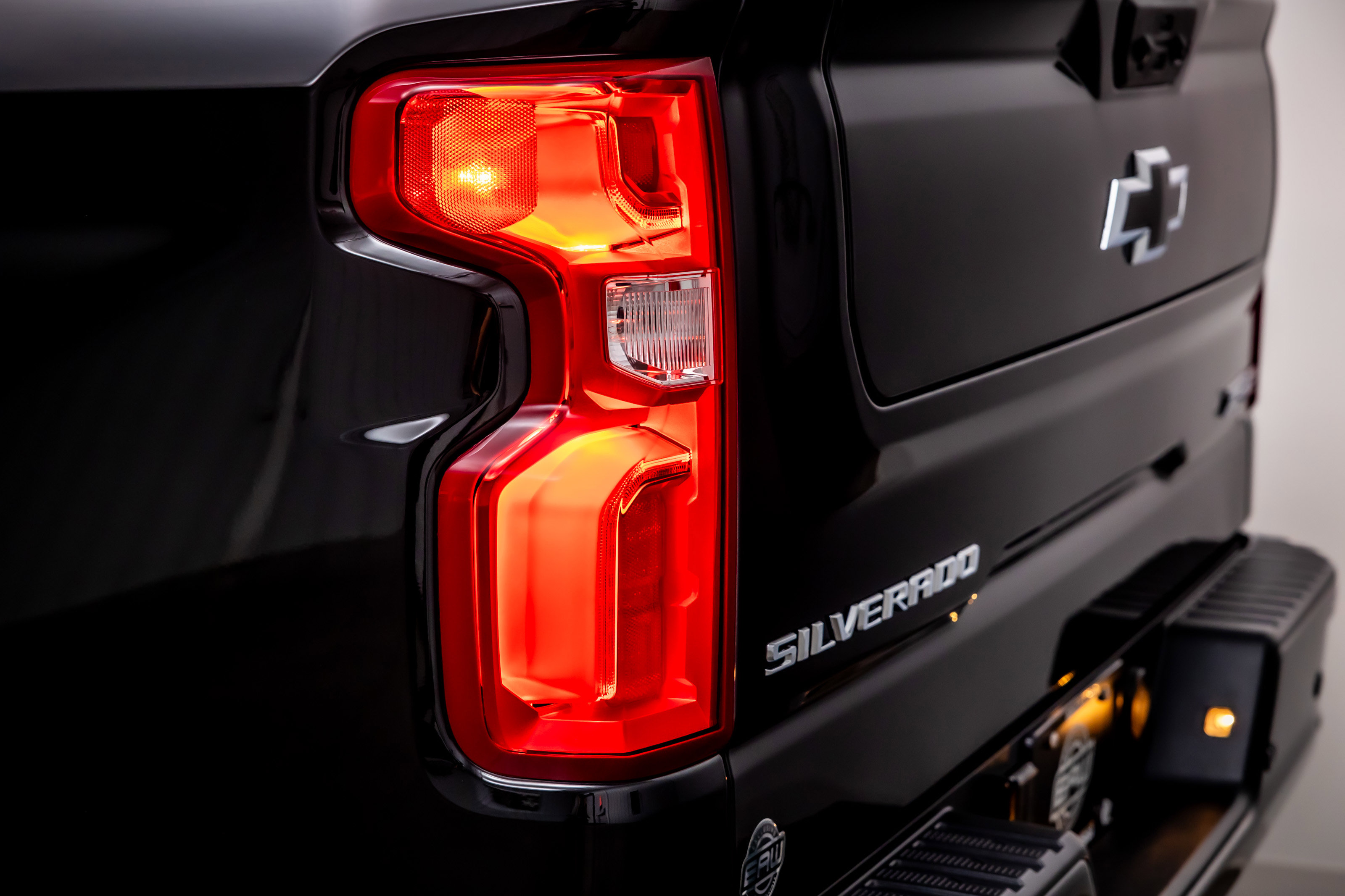 Used 2025 Chevrolet Silverado 1500 ZR2 w/ Technology Package image 24