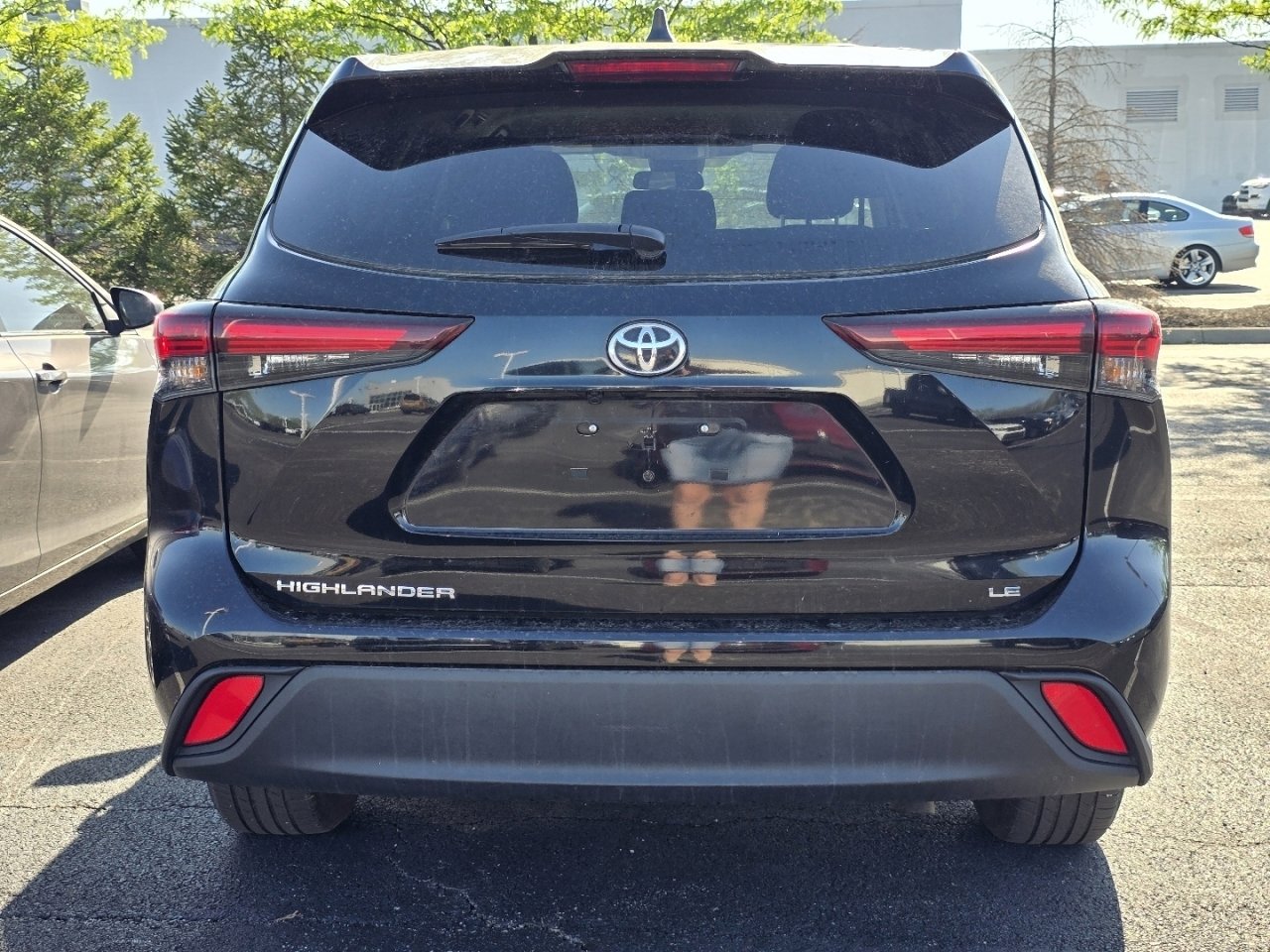 Certified 2025 Toyota Highlander LE image 6