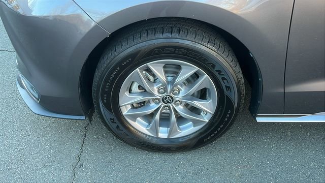 Certified 2022 Toyota Sienna LE image 6