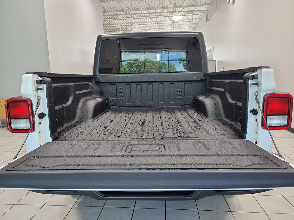 New 2026 Jeep Gladiator Sport AWD/4WD image 8