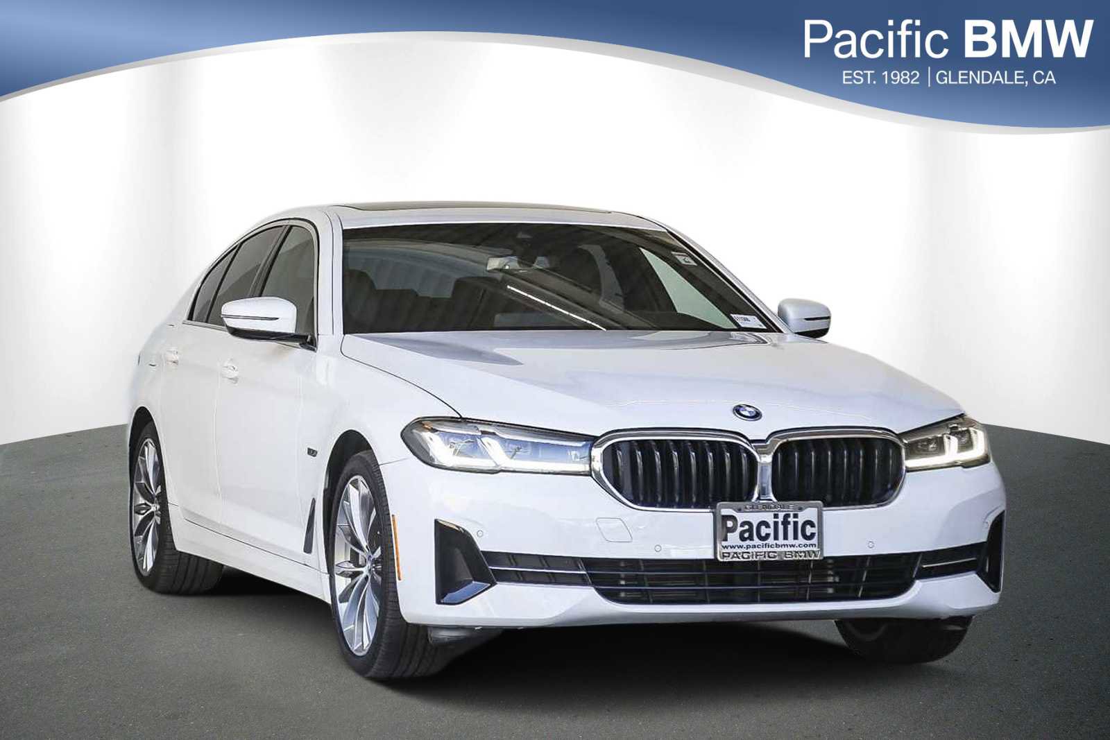 Used 2022 BMW 530e w/ Convenience Package
