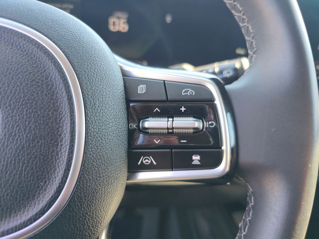 Used 2024 Kia Sorento S w/ Panoramic Sunroof Package FWD image 16